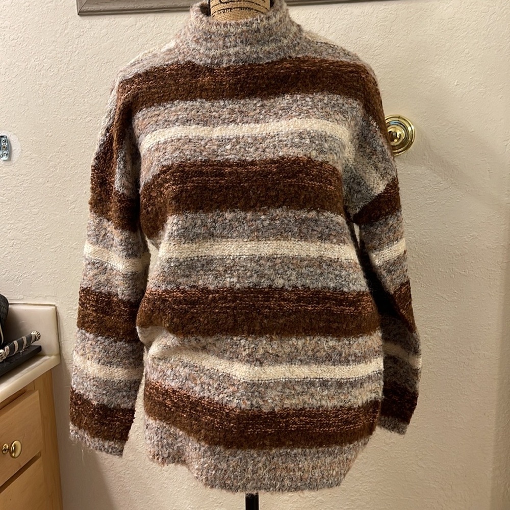Universal Thread oversized fuzzy sweater